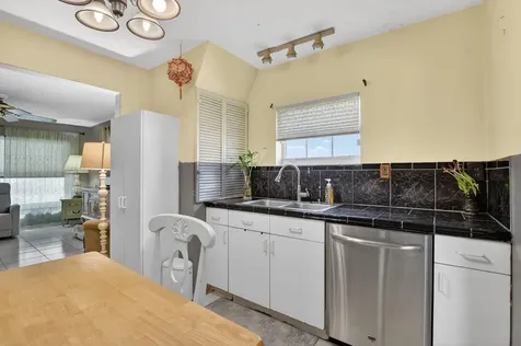 121 NW 28th Court Pompano Beach FL 33064