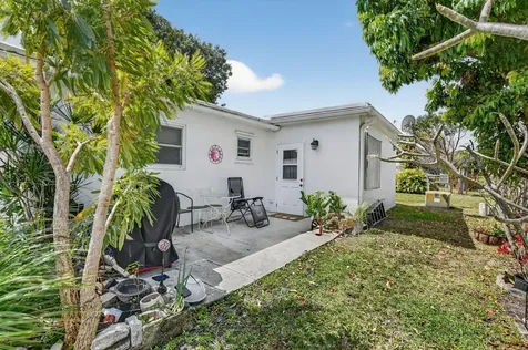 121 NW 28th Court Pompano Beach FL 33064