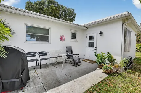 121 NW 28th Court Pompano Beach FL 33064