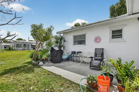 121 NW 28th Court Pompano Beach FL 33064