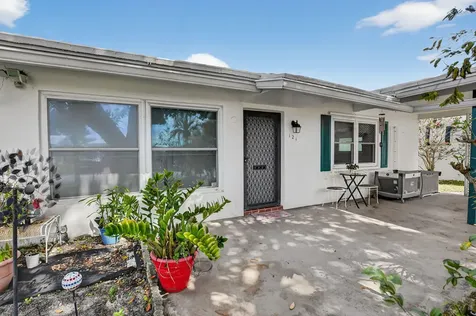 121 NW 28th Court Pompano Beach FL 33064