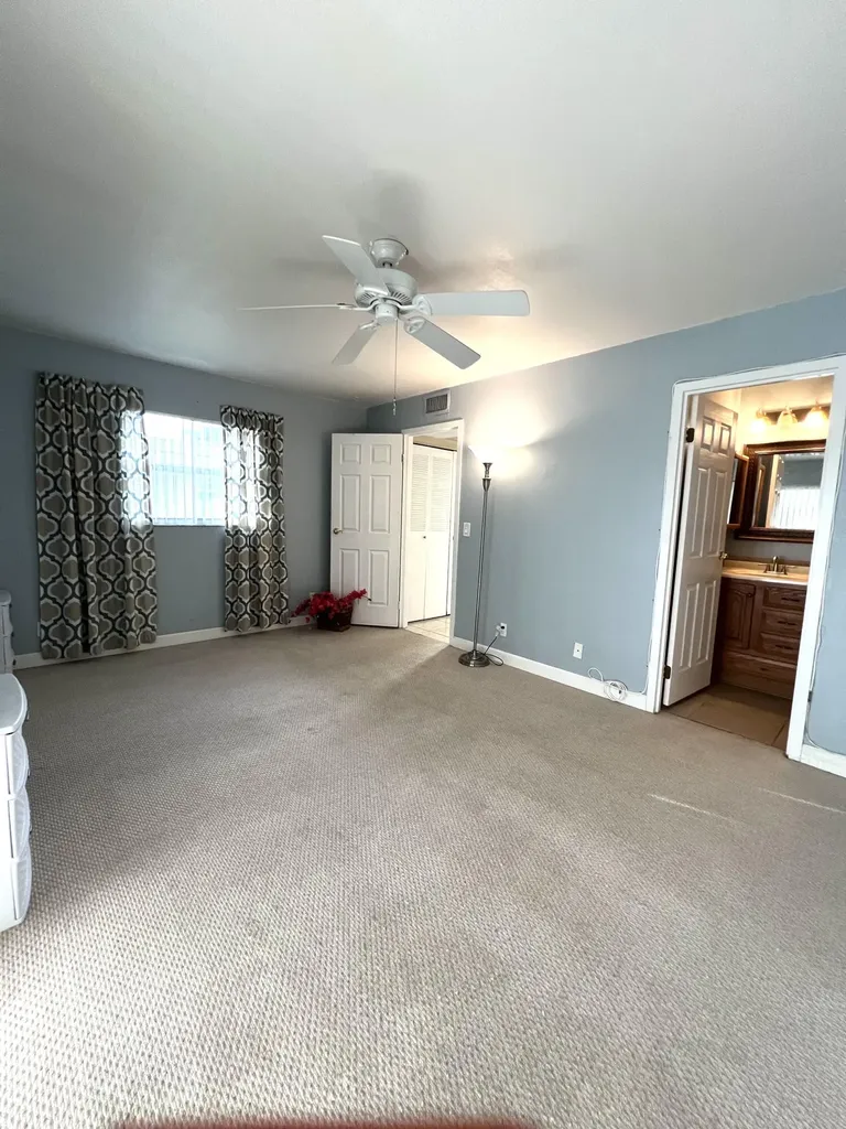 322 Seville N Delray Beach FL 33446