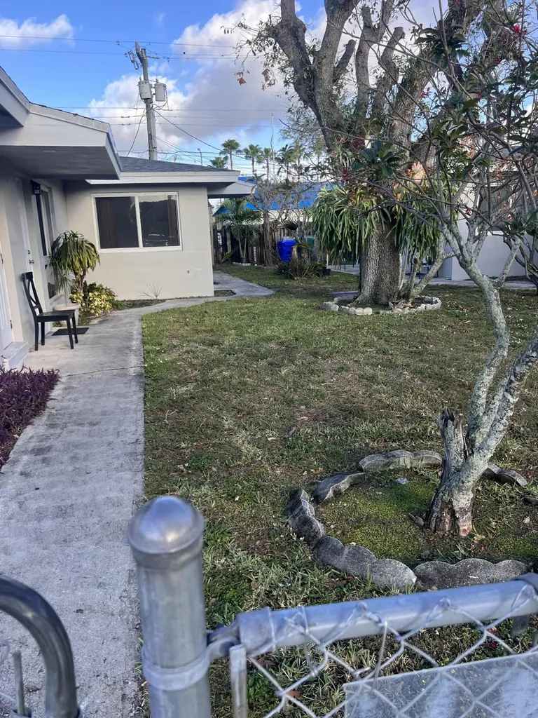 2030 SW 41st Avenue Fort Lauderdale FL 33317