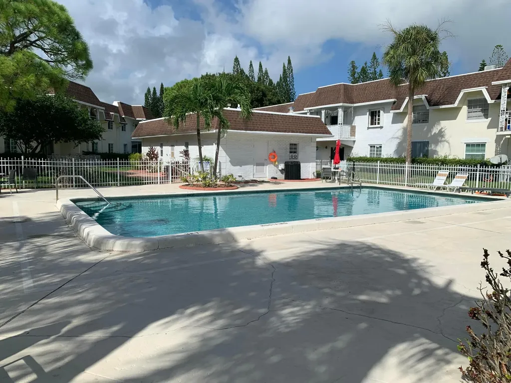 708 SE 2nd Avenue Deerfield Beach FL 33441