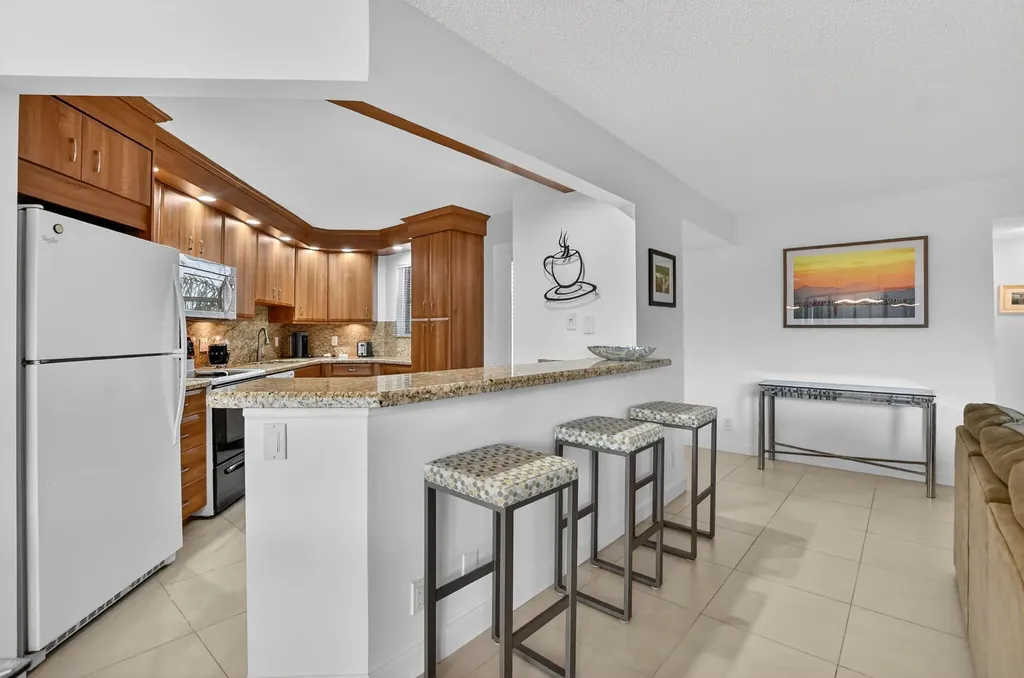 5851 Camino Del Sol Boca Raton FL 33433