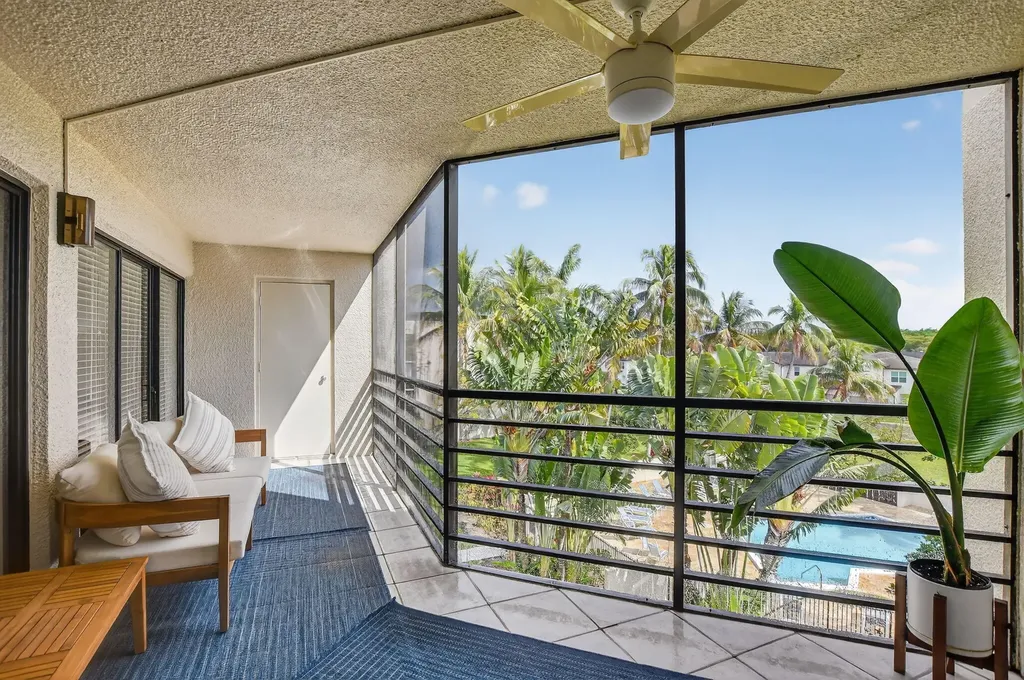 5851 Camino Del Sol Boca Raton FL 33433