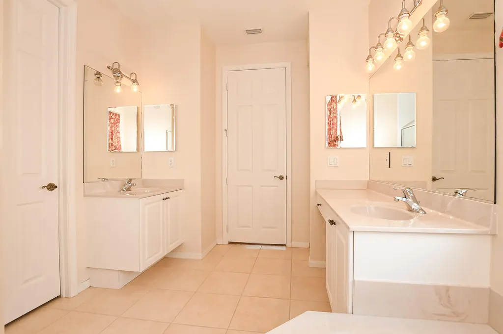 350 SW Lake Forest Way Port St Lucie FL 34986