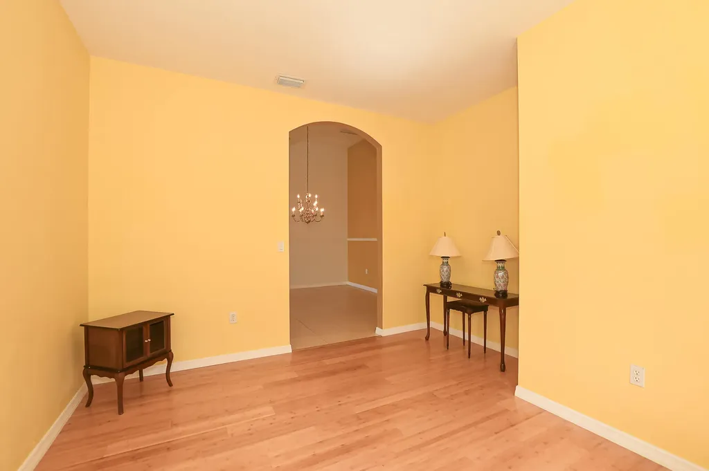 350 SW Lake Forest Way Port St Lucie FL 34986