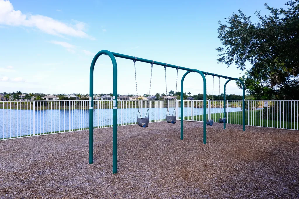 350 SW Lake Forest Way Port St Lucie FL 34986