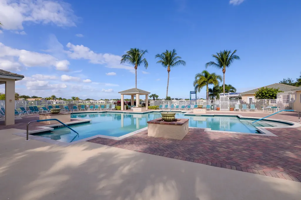 350 SW Lake Forest Way Port St Lucie FL 34986