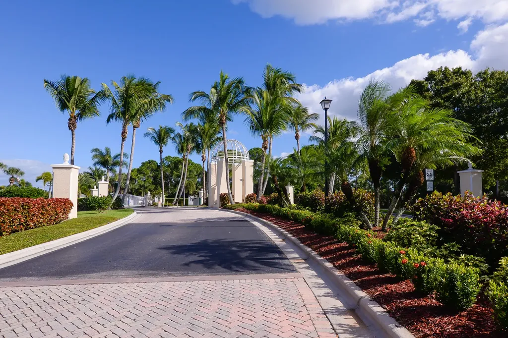 350 SW Lake Forest Way Port St Lucie FL 34986