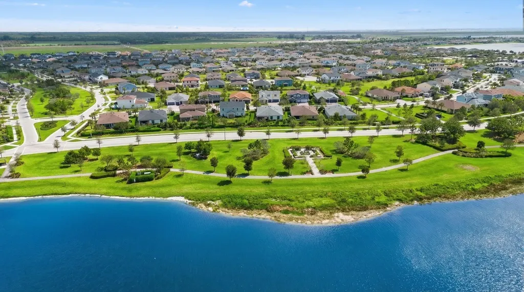 19404 Broad Shore Walk Loxahatchee FL 33470