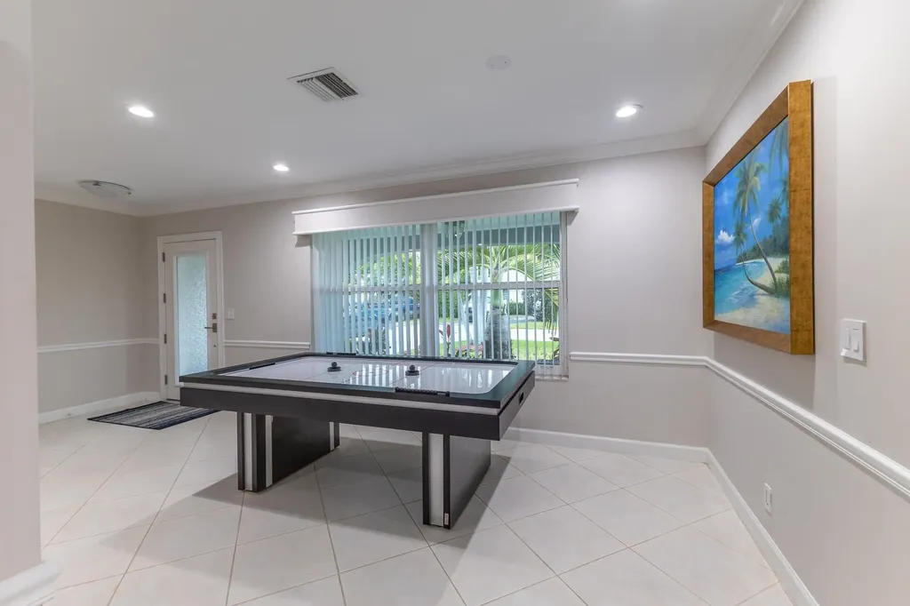 498 NE 47th Street Boca Raton FL 33431