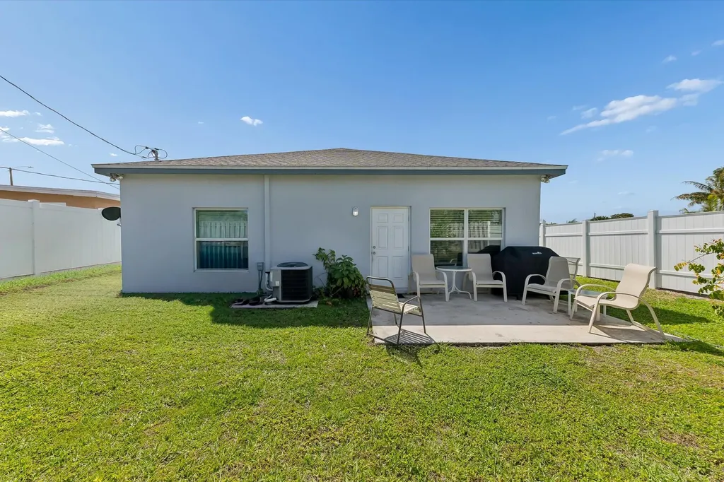 525 NW 12th Avenue Boynton Beach FL 33435