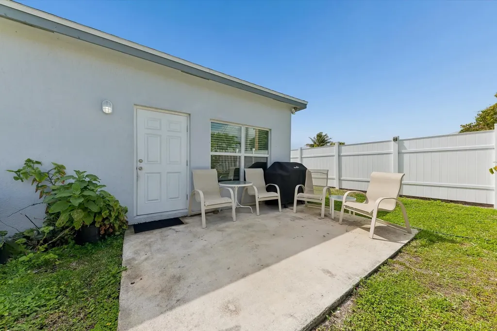 525 NW 12th Avenue Boynton Beach FL 33435