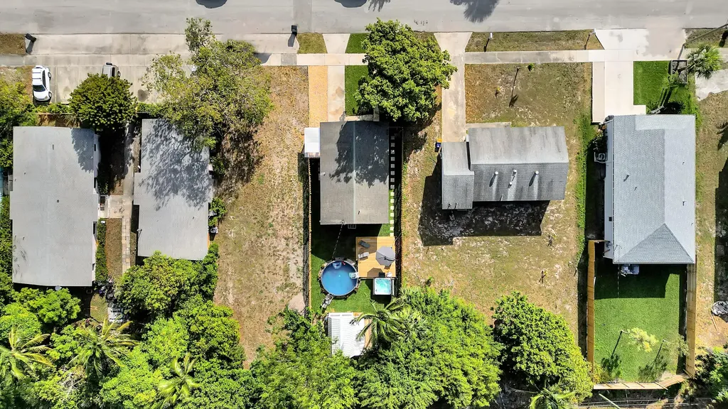 240 NW 9th Avenue Delray Beach FL 33444