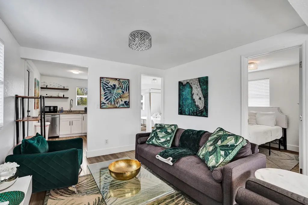 311 SE 3rd Avenue Delray Beach FL 33483