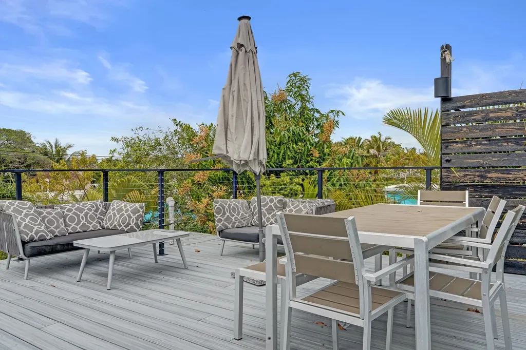 311 SE 3rd Avenue Delray Beach FL 33483