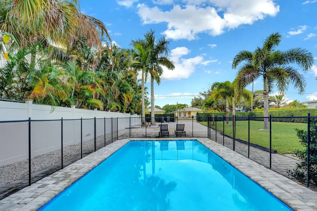 311 SE 3rd Avenue Delray Beach FL 33483