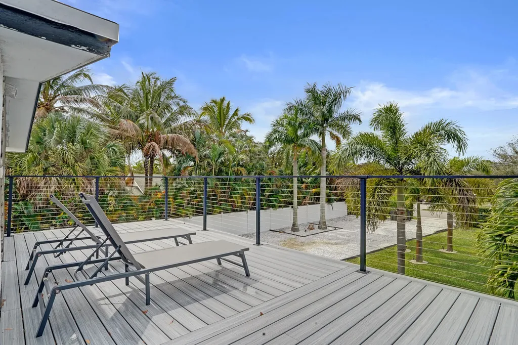 311 SE 3rd Avenue Delray Beach FL 33483