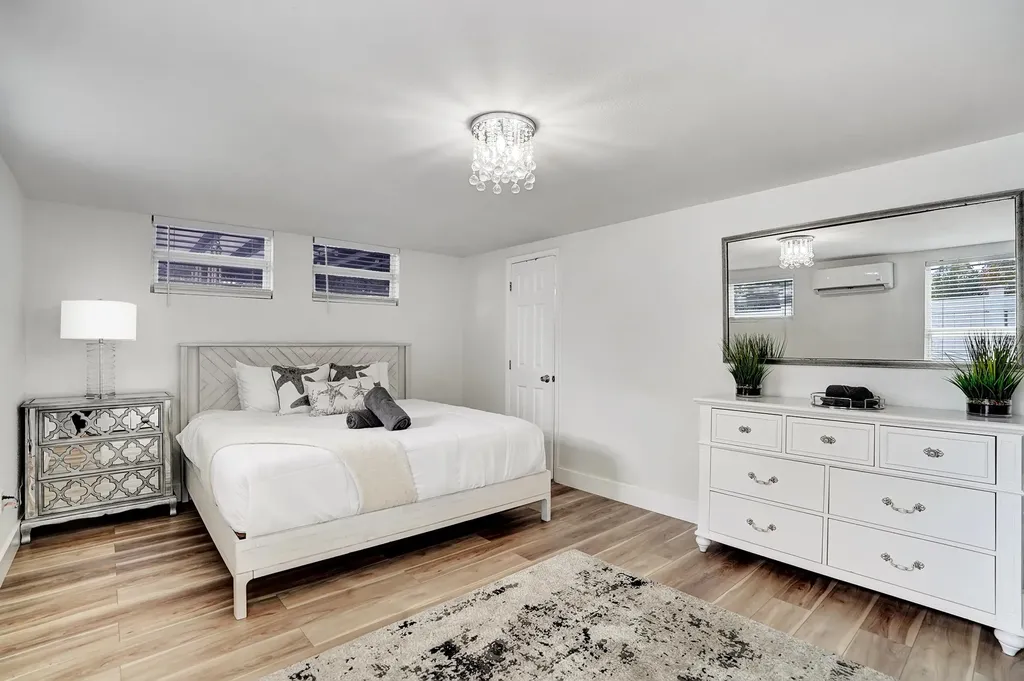 311 SE 3rd Avenue Delray Beach FL 33483