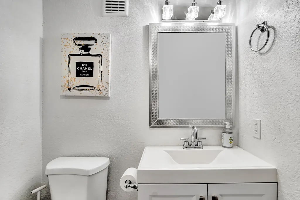 311 SE 3rd Avenue Delray Beach FL 33483