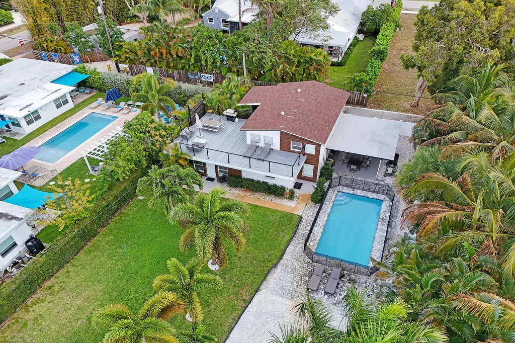 311 SE 3rd Avenue Delray Beach FL 33483