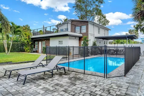 311 SE 3rd Avenue Delray Beach FL 33483