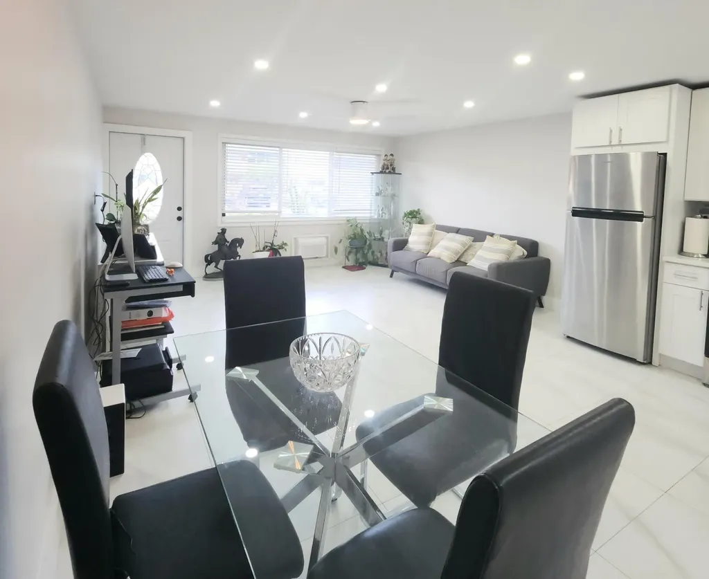 167 Sussex I West Palm Beach FL 33417