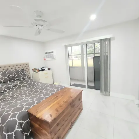 167 Sussex I West Palm Beach FL 33417