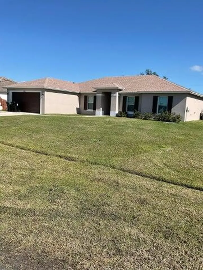 1931 SW Gemini Lane Port St Lucie FL 34984