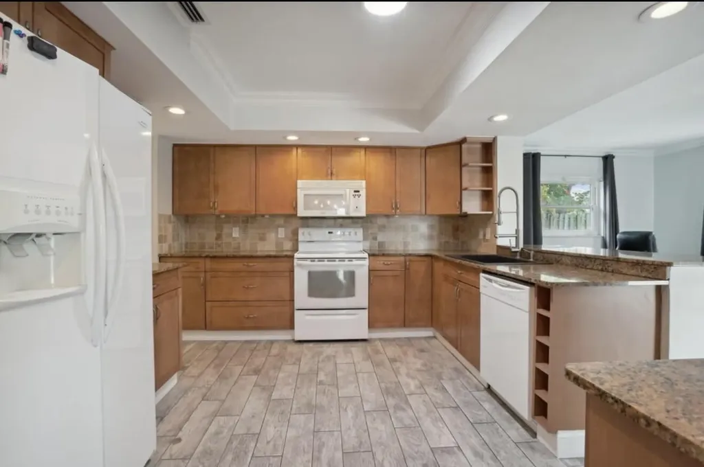 603 SE 7th Avenue Deerfield Beach FL 33441