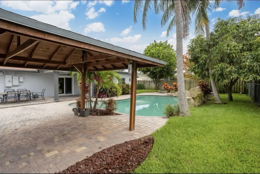 603 SE 7th Avenue Deerfield Beach FL 33441