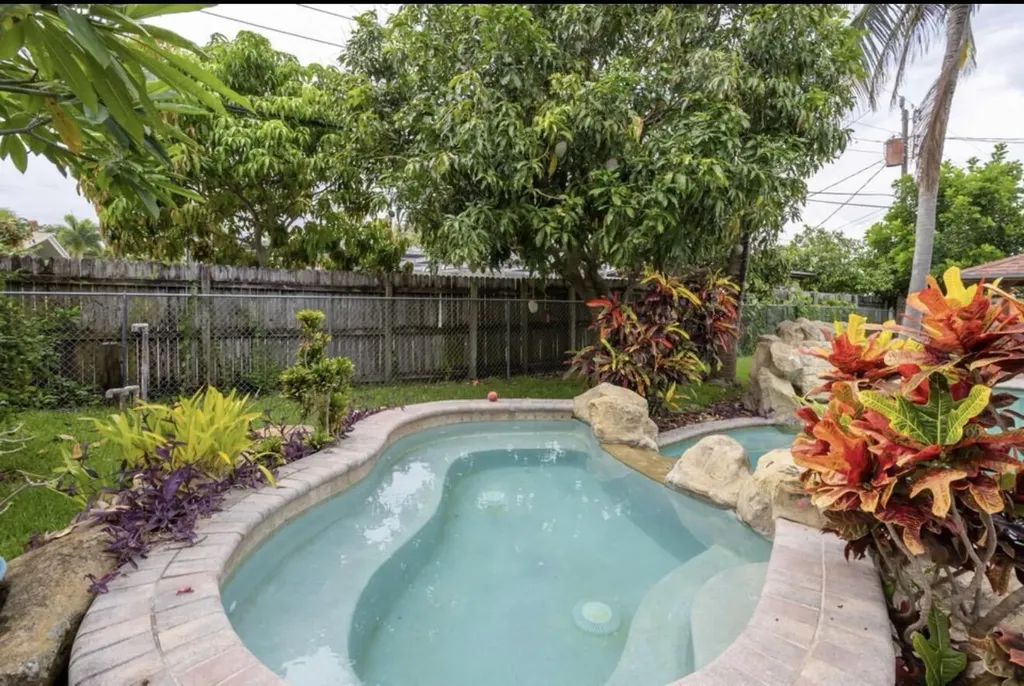 603 SE 7th Avenue Deerfield Beach FL 33441
