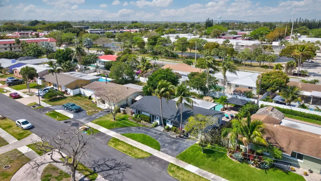 603 SE 7th Avenue Deerfield Beach FL 33441