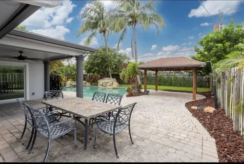 603 SE 7th Avenue Deerfield Beach FL 33441