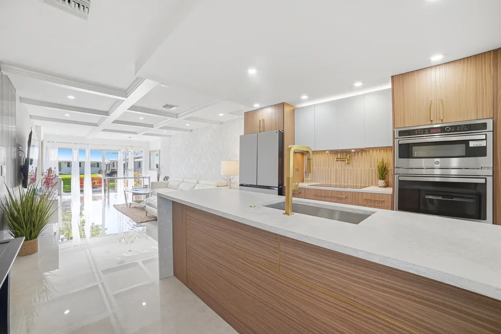 300 SW Golfview Terrace Boynton Beach FL 33426