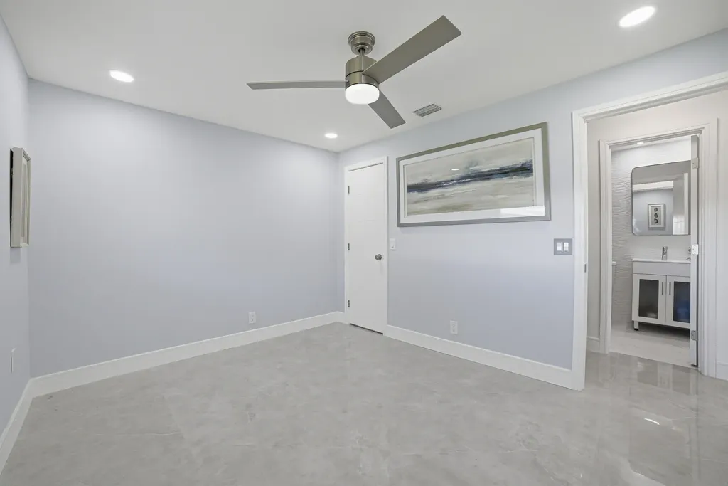300 SW Golfview Terrace Boynton Beach FL 33426