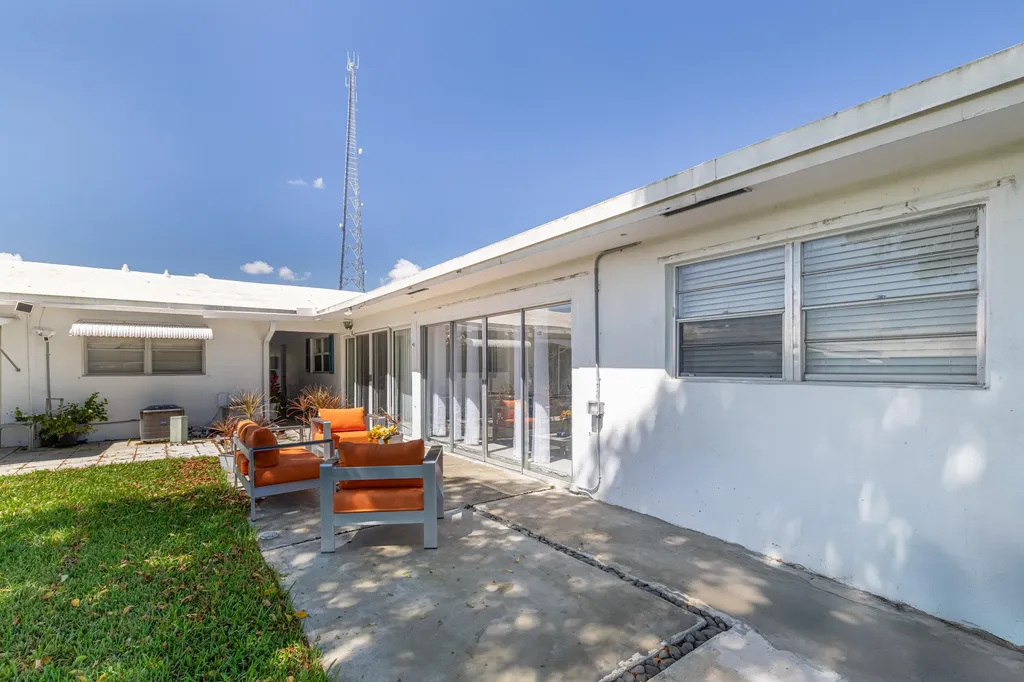 300 SW Golfview Terrace Boynton Beach FL 33426