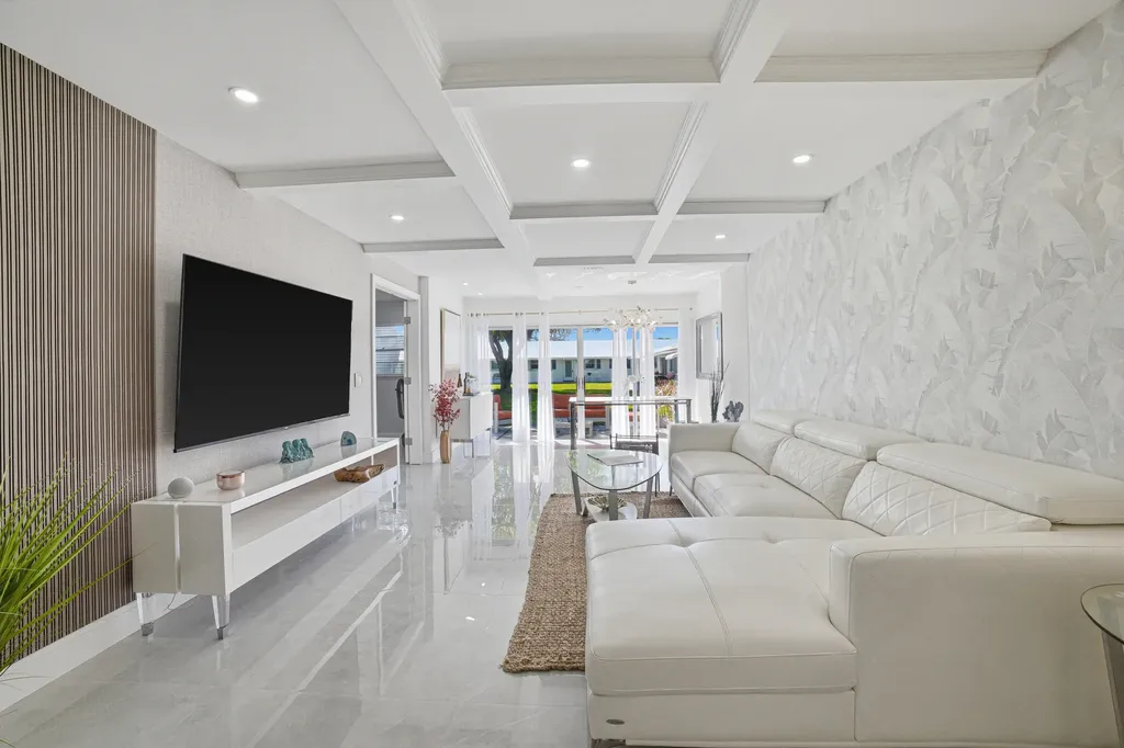 300 SW Golfview Terrace Boynton Beach FL 33426