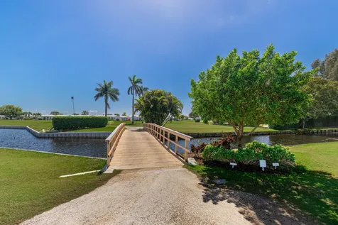 300 SW Golfview Terrace Boynton Beach FL 33426