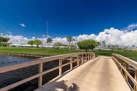 300 SW Golfview Terrace Boynton Beach FL 33426