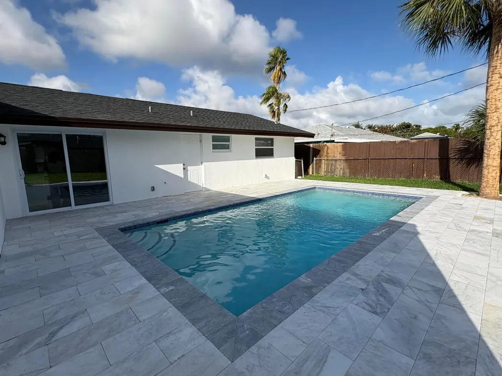 4318 Crestdale Street Palm Beach Gardens FL 33410