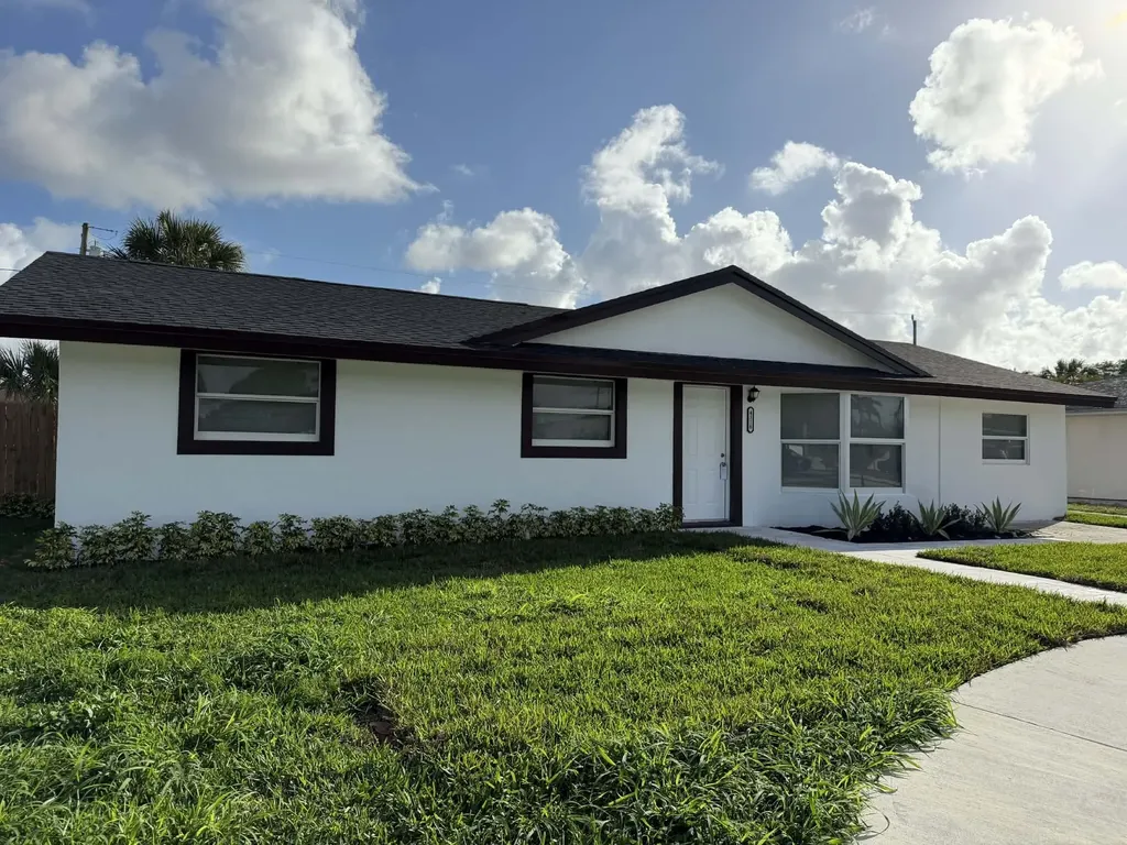 4318 Crestdale Street Palm Beach Gardens FL 33410