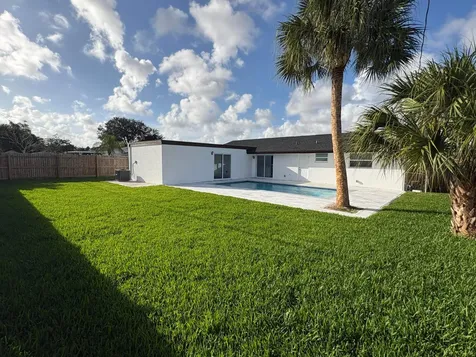 4318 Crestdale Street Palm Beach Gardens FL 33410