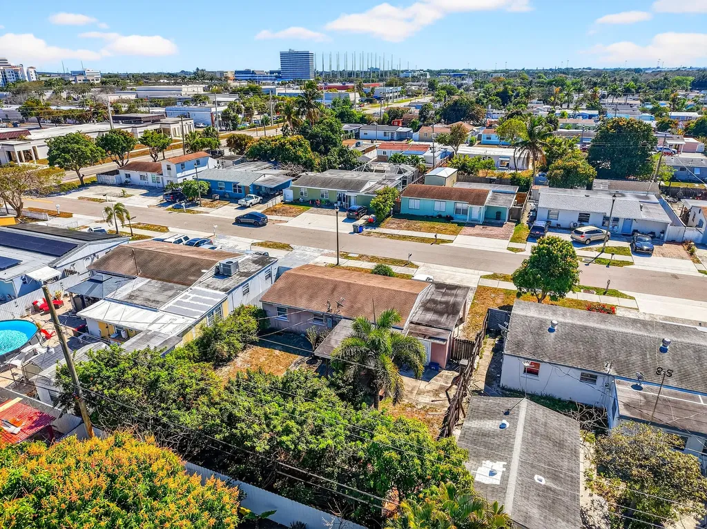 2013 Longwood Road West Palm Beach FL 33409