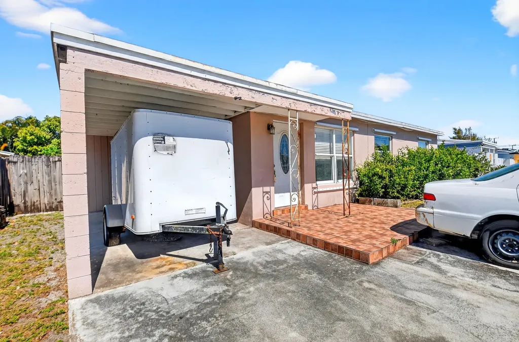2013 Longwood Road West Palm Beach FL 33409