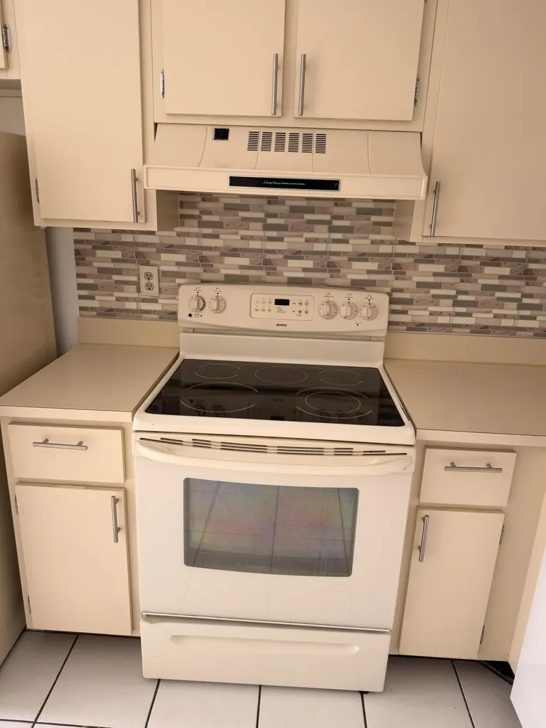 3146 Via Ponciana Lake Worth FL 33467