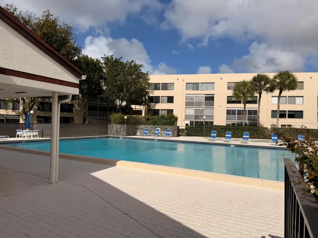 3146 Via Ponciana Lake Worth FL 33467