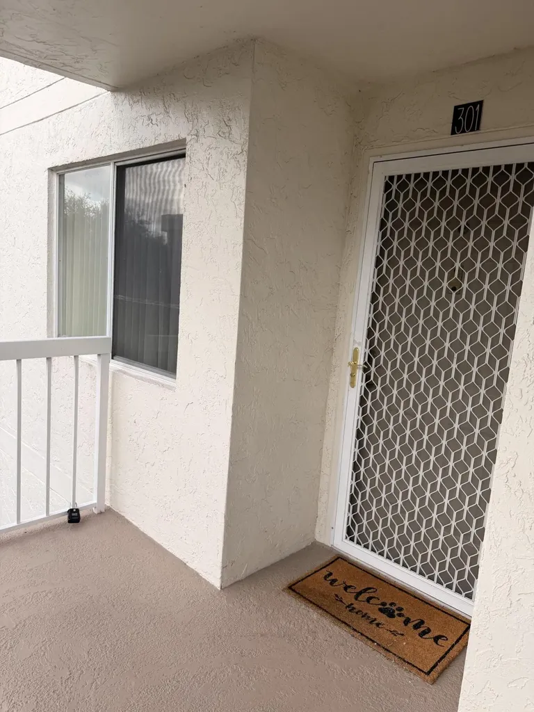 3146 Via Ponciana Lake Worth FL 33467